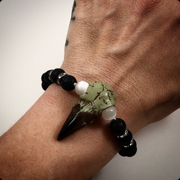 Crow Skull Bracelet - Picture 9 of 11
